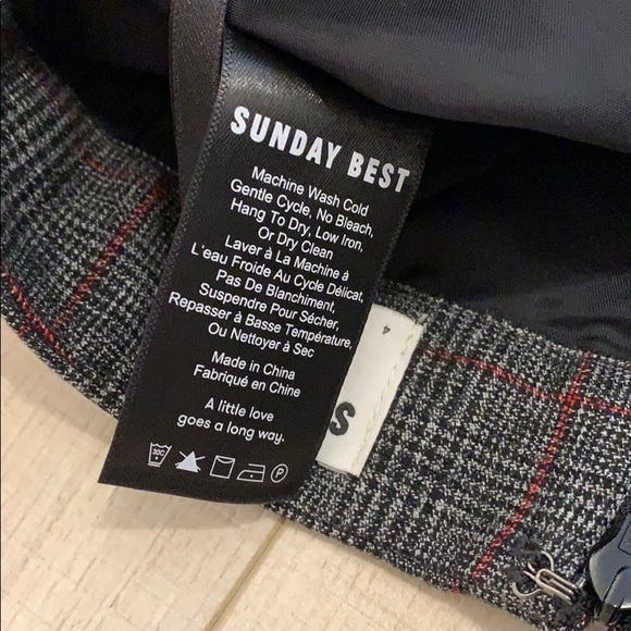 Aritzia- Sunday Best skirt - Picture 4 of 4